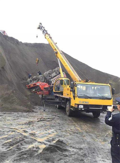 水城上犹道路救援